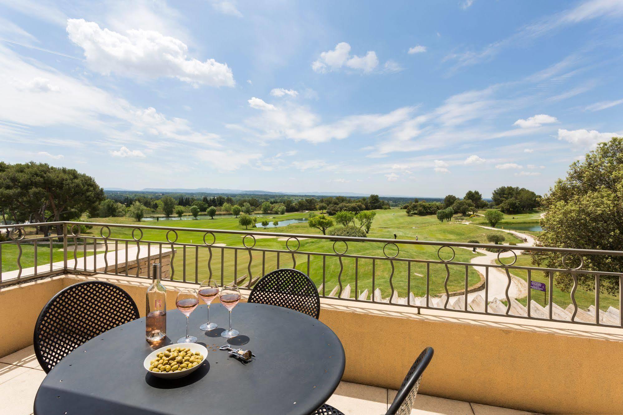 Madame Vacances Domaine Du Provence Country Club Service Premium Saumane-de-Vaucluse Kültér fotó