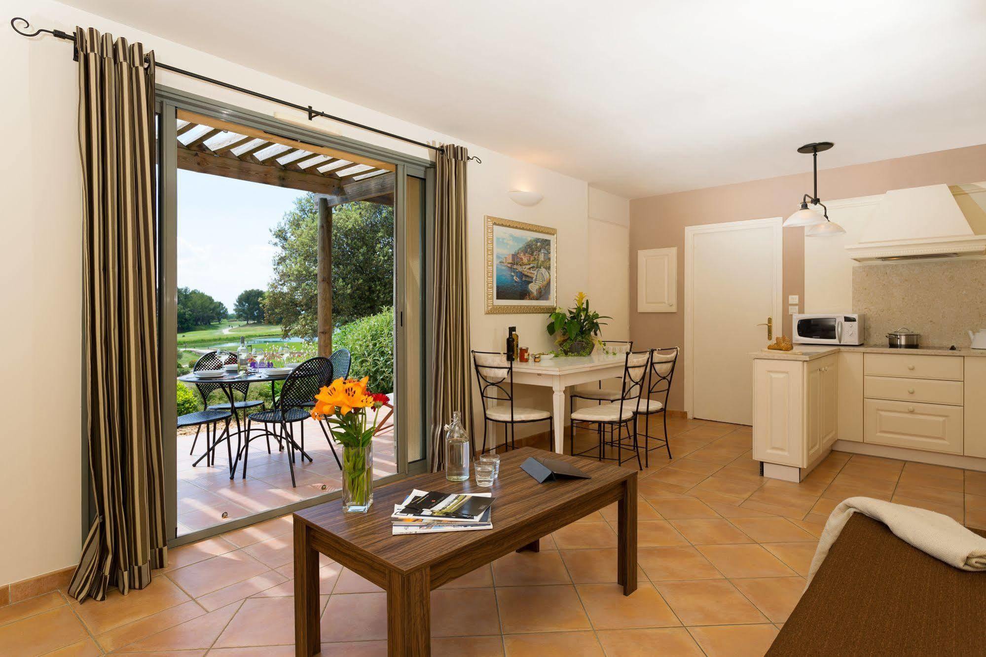 Madame Vacances Domaine Du Provence Country Club Service Premium Saumane-de-Vaucluse Kültér fotó